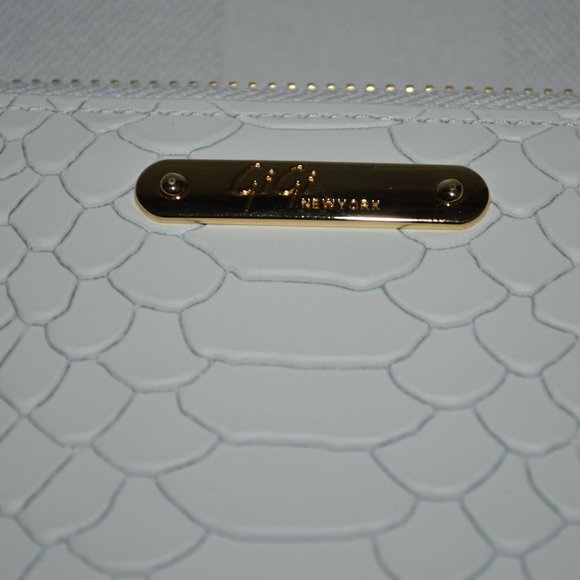 $125 New GiGi New York White Croc Embossed Leather Wristlet Wallet - Picture 3 of 6